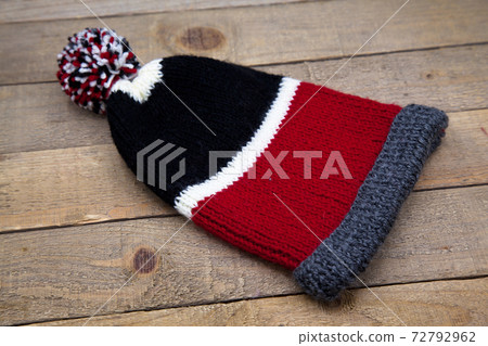 Handmade wool knitted winter hat and scarf 72792962