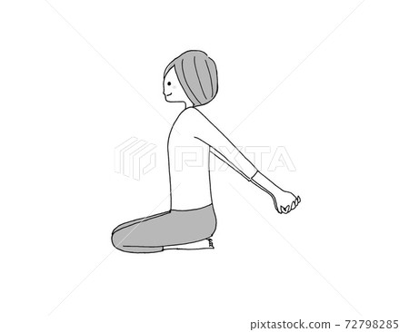 瑜伽姿勢使雙手向後折疊並放鬆肩blade骨 瑜伽姿勢使雙手向後折疊並放鬆肩blade骨 72798285