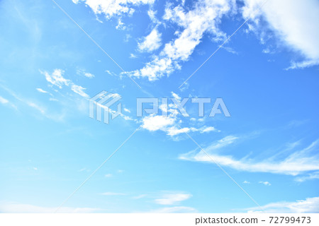  藍天和雲彩 72799473
