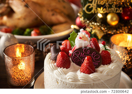 聖誕節蛋糕和烤雞 72800642