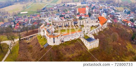 Ruins of castle of Janowiec, Lublin Voivodeship 72800733