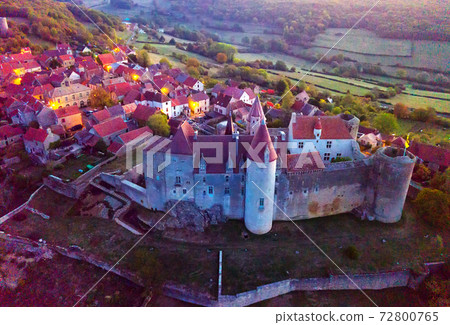 Night view of old fortress de Chateauneuf 72800765