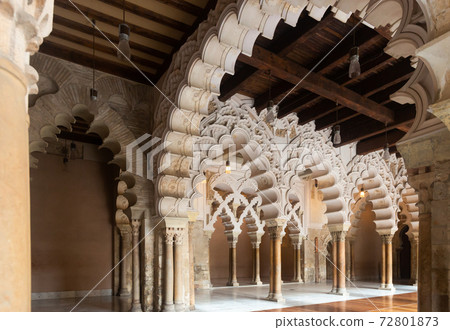 Interiors of medieval Aljaferia Palace, Zaragoza, Spain Interiors of medieval Aljaferia Palace, Zaragoza, Spain 72801873