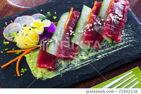 sashimi, seafood, tuna 72802216