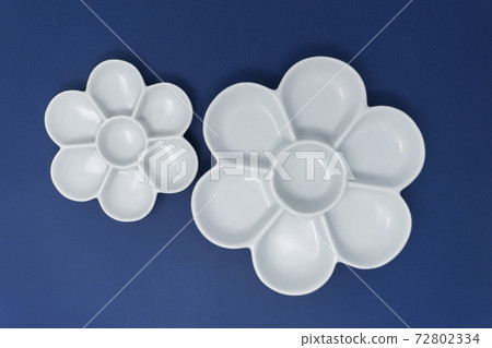 Art supplies (pottery plum plate) Art supplies (pottery plum plate) 72802334
