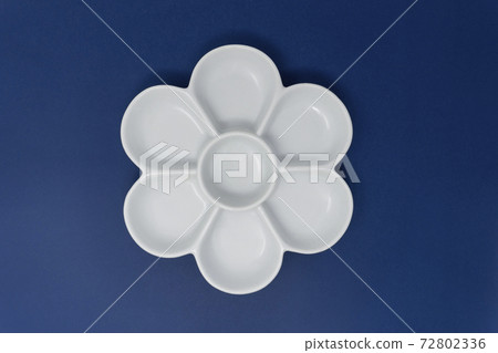 Art supplies (pottery plum plate) Art supplies (pottery plum plate) 72802336