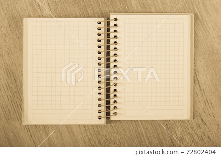 Empty notebook page 72802404