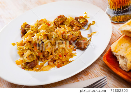 cabbage, vegetables, dishes 72802803