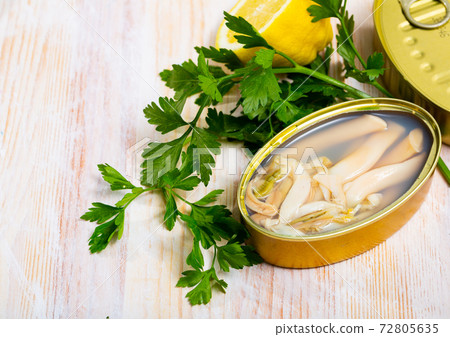 Navajas shellfish in oil 72805635