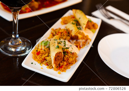 Delicious spring roll from Moroccan, harissa and couscous 72806526