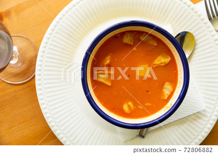 Traditional Spanish stew of beans with lamb meat Traditional Spanish stew of beans with lamb meat 72806882