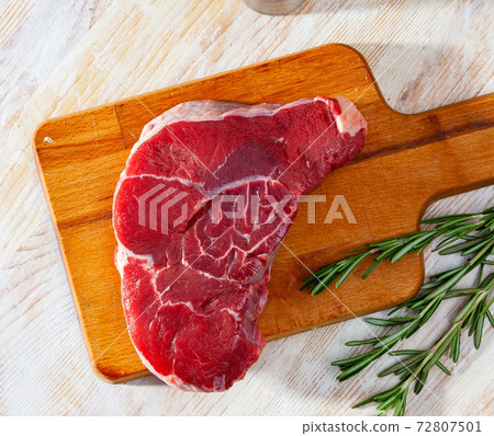 Fresh raw beef steak Fresh raw beef steak 72807501