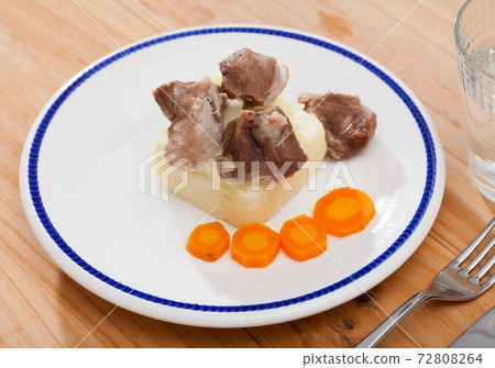 Cooked on steam turkey, served with mashed potato and carrots, diet food 72808264