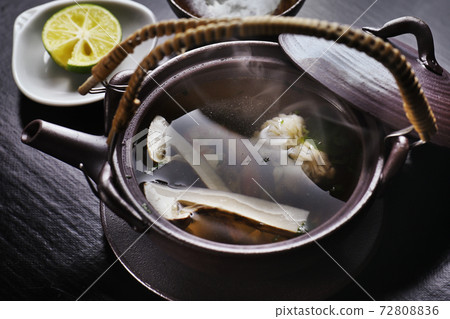 Steaming the pot 72808836