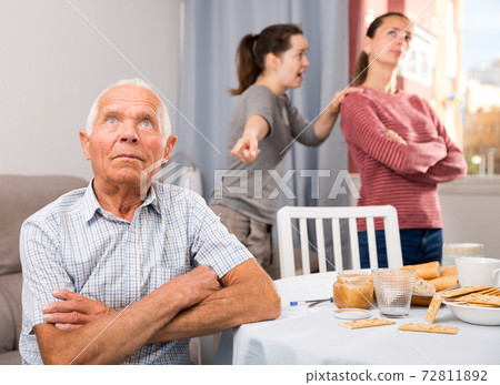 Bad domestic quarrel between family members at home 72811892