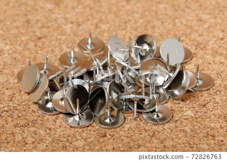 Pushpins, pins, push pins, daily necessities, miscellaneous goods, gabyo, needles, stationery, household goods 72826763