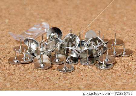 Pushpins, pins, push pins, daily necessities, miscellaneous goods, gabyo, needles, stationery, household goods Pushpins, pins, push pins, daily necessities, miscellaneous goods, gabyo, needles, stationery, household goods 72826795