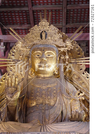 奈良古城的世界文化遺產，東大寺大佛左側的武士 72827161