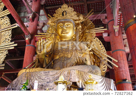 奈良古城的世界文化遺產，東大寺大佛左側的武士 72827162