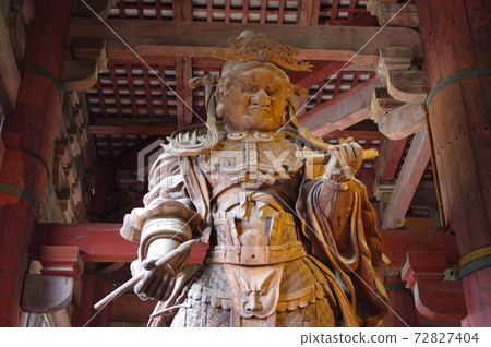 世界文化遺產的古城奈良Todaiji Daibutsuden的寬眼Tenritsu雕像 72827404