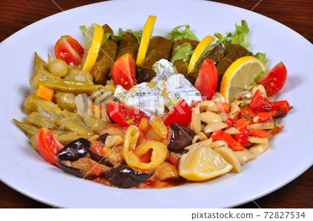 Very tasty and delicious dishes that appear 72827534