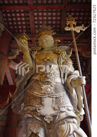 世界文化遺產奈良忠雄古城東大寺大佛殿立像 世界文化遺產奈良忠雄古城東大寺大佛殿立像 72827625