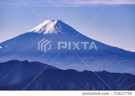 The silhouette of Mitsutogeyama and Mt. Fuji with snow makeup The silhouette of Mitsutogeyama and Mt. Fuji with snow makeup 72827759