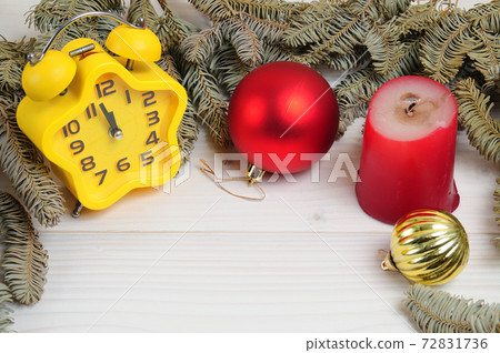 Christmas white wooden pattern with Christmas tree branches and toys 72831736