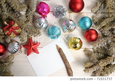 Christmas white wooden pattern with Christmas tree branches and toys 72831737