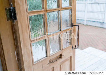 Entrance door 72836454