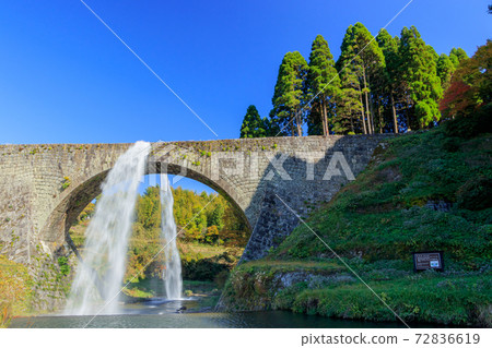 Autumn Tsujun Bridge, Kamimashiki District, Kumamoto Prefecture 72836619