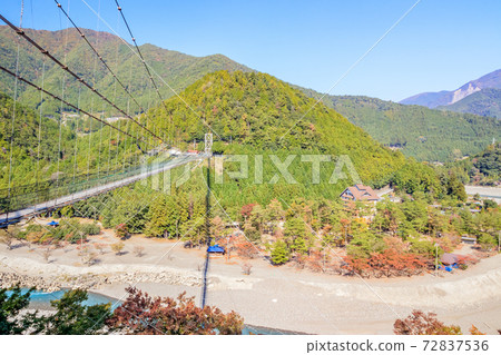 奈良縣土川川村秋天的田勢吊橋 奈良縣土川川村秋天的田勢吊橋 72837536