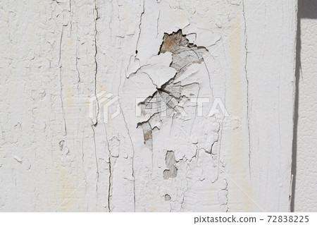 Peeled white paint Peeled white paint 72838225