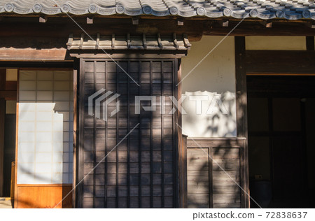White walls of old private houses White walls of old private houses 72838637