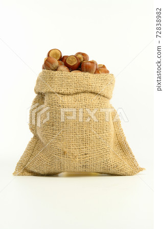 Hazelnut in Bag 72838982