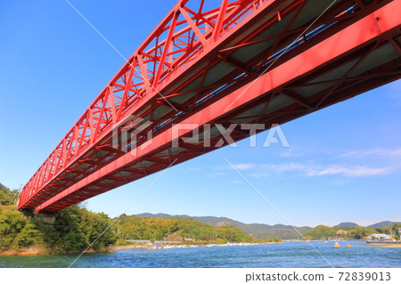 [Hiroshima Prefecture] Mukaishima Ohashi under fine weather 72839013