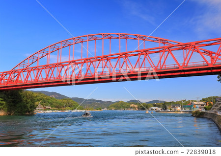 [Hiroshima Prefecture] Mukaishima Ohashi under fine weather 72839018