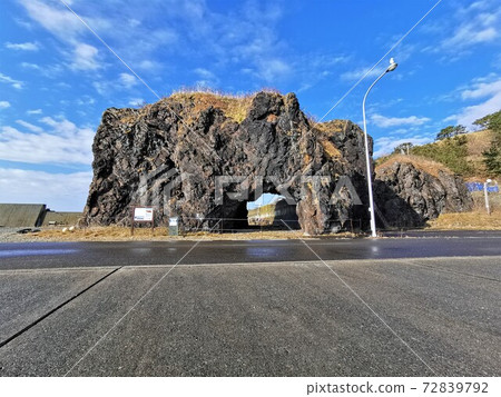 冬島(北海道類似城鎮)的洞岩 冬島(北海道類似城鎮)的洞岩 72839792
