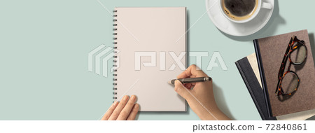 Image visual of writing on the table 72840861