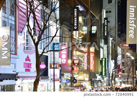 Myeongdong scenery in Seoul, Korea 72840991