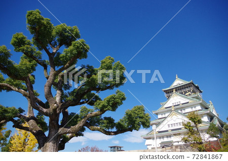 大阪的地標,大阪城堡,已經到了秋天 大阪的地標,大阪城堡,已經到了秋天 72841867