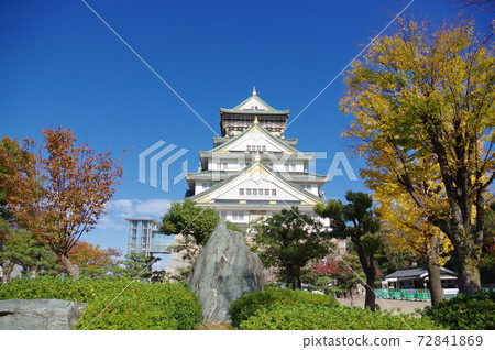 大阪的地標,大阪城堡,已經到了秋天 大阪的地標,大阪城堡,已經到了秋天 72841869