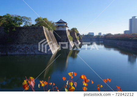 Osaka Castle, a landmark of Osaka 72842212
