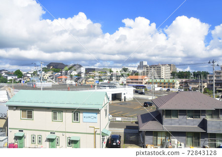 從仙台站到東名站的千石線列車窗口風景 72843128