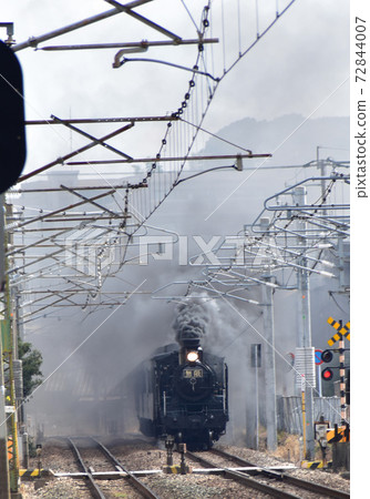 Infinite train 72844007