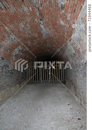 從丹波市的柏原原側看明治隧道(金坂須藤)的景色(垂直位置) 從丹波市的柏原原側看明治隧道(金坂須藤)的景色(垂直位置) 72844468