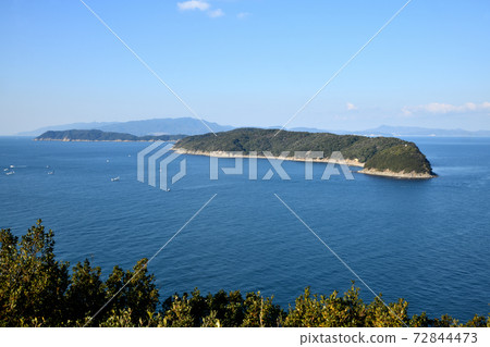 Tomogashima (Nanosima, Okinoshima from the front, Awajishima beyond that) Tomogashima (Nanosima, Okinoshima from the front, Awajishima beyond that) 72844473