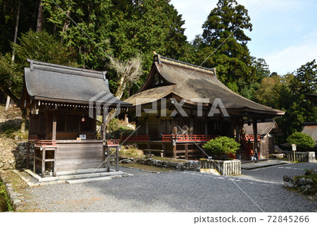 Hiyoshi Taisha Nishihongu Usamiya Main Hall 72845266