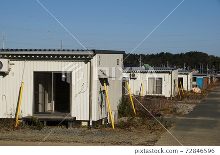 Temporary housing  72846596