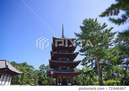 奈良古城的世界文化財產五福塔 72846967